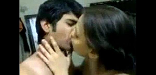  Indian Kisser Sonia Bhabhi And Sunny